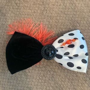 Disney Cruella Hair clip